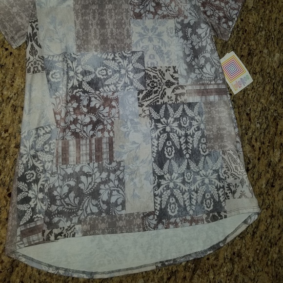 Lularoe classic tee - Picture 2 of 3